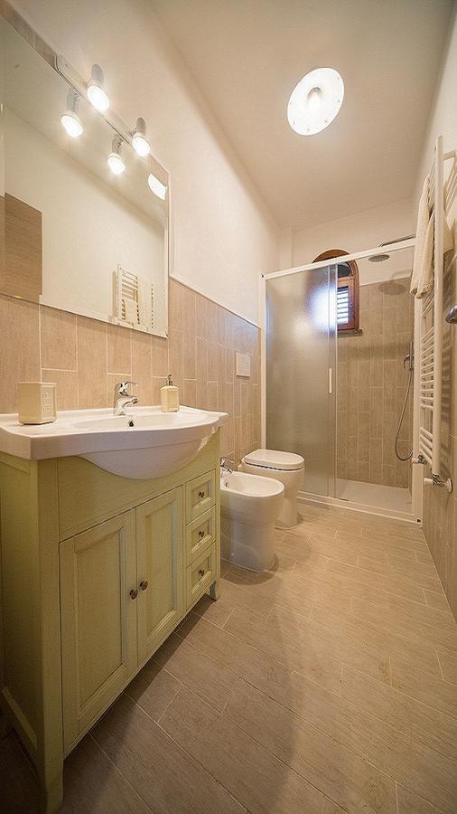 Agriturismo Deni Apartment Cenaia ภายนอก รูปภาพ