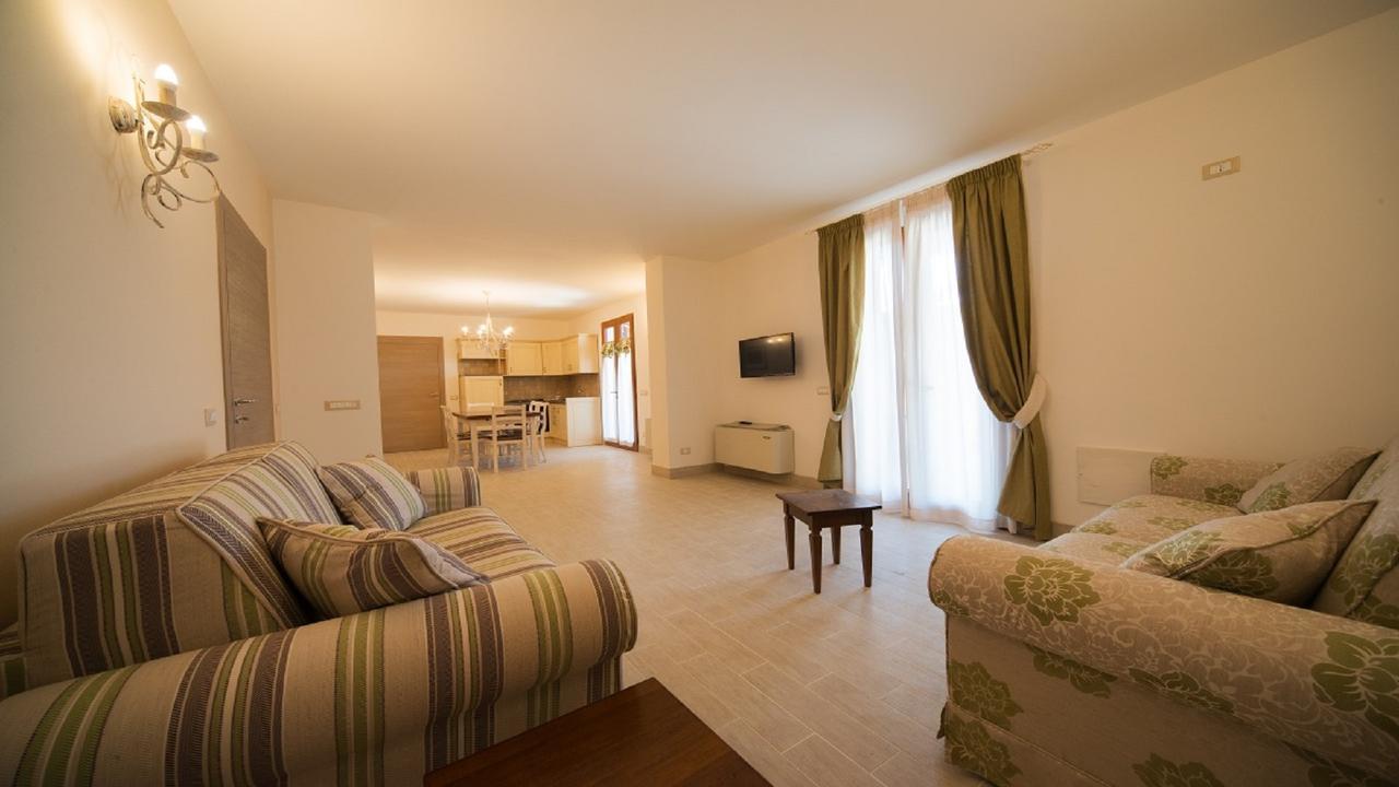 Agriturismo Deni Apartment Cenaia ภายนอก รูปภาพ