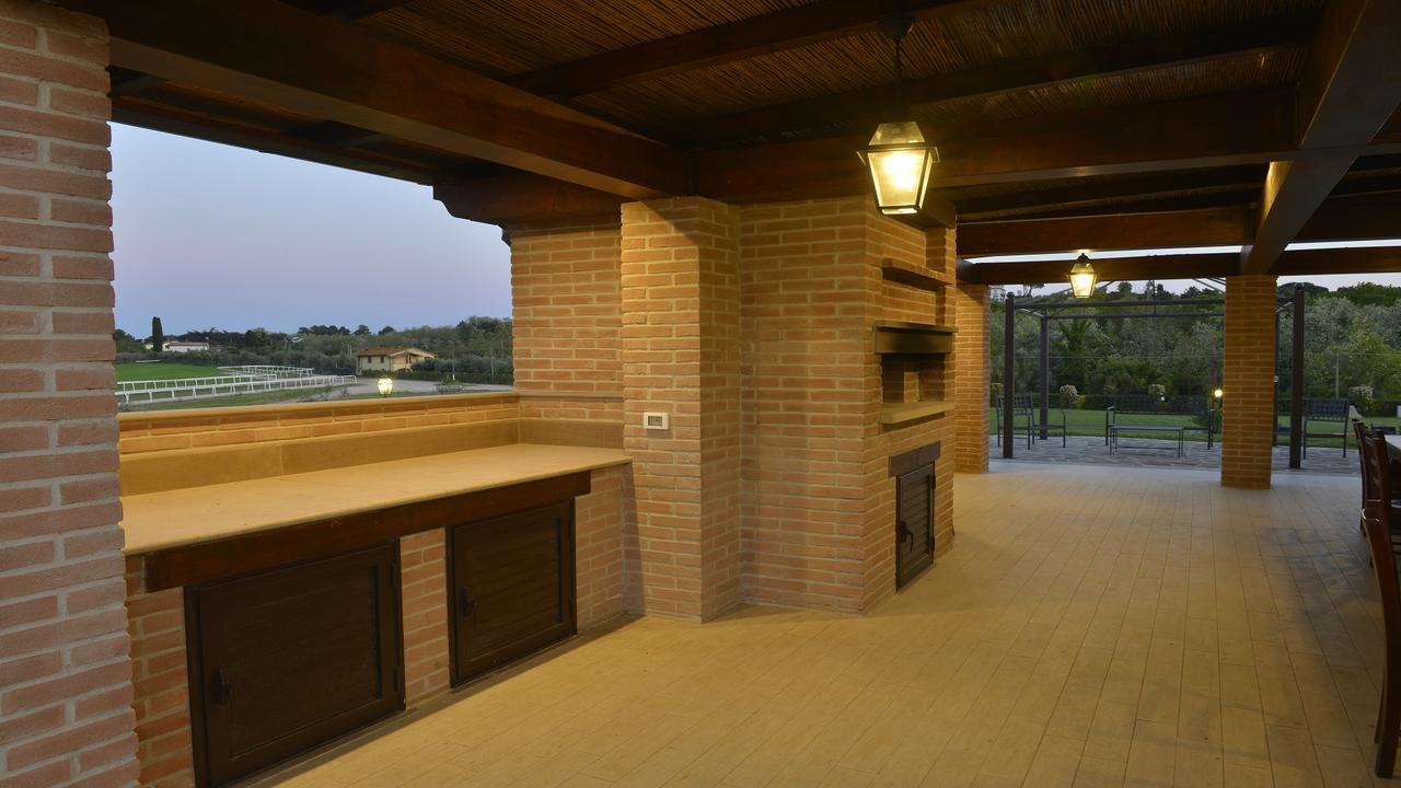 Agriturismo Deni Apartment Cenaia ภายนอก รูปภาพ